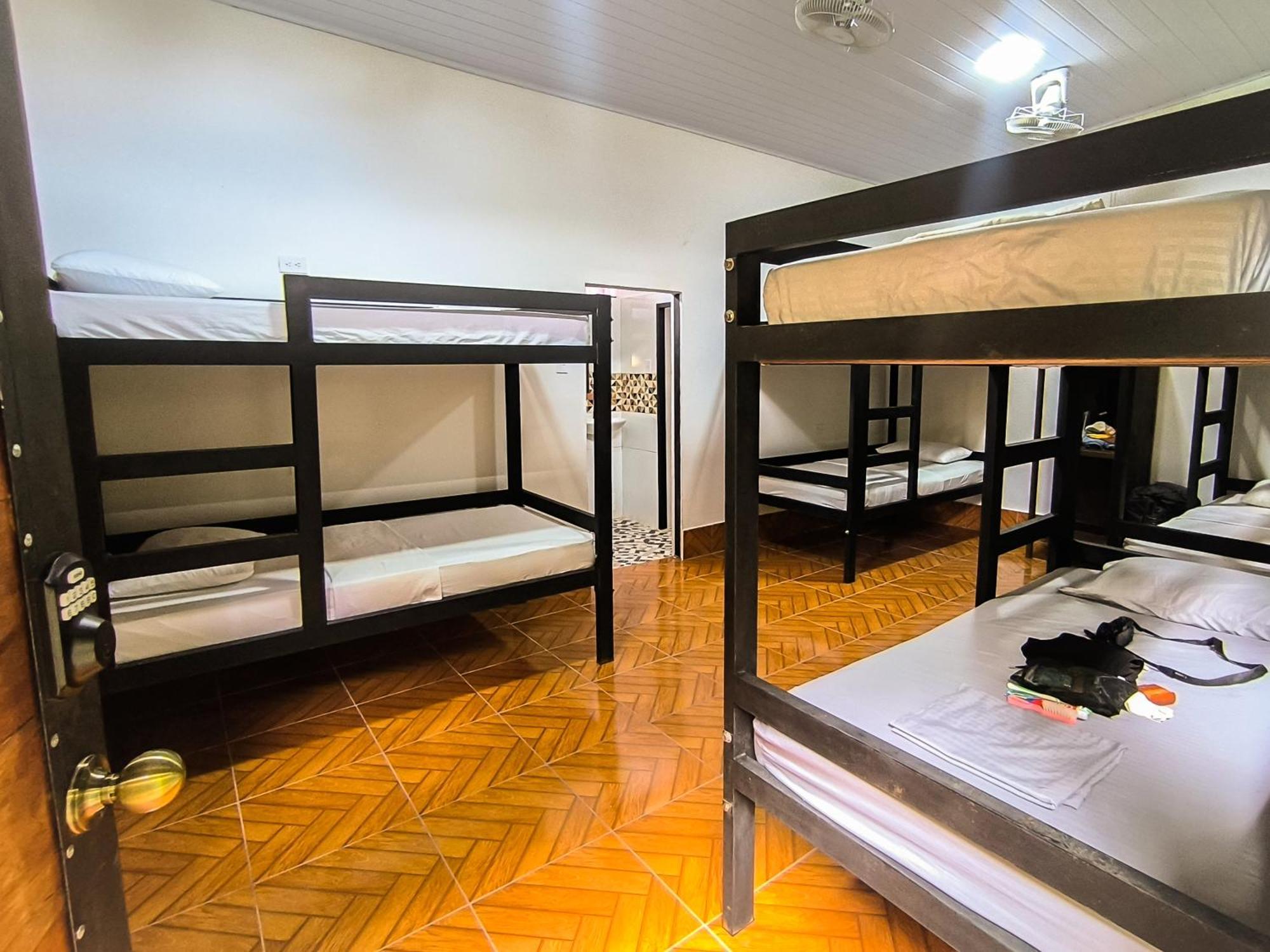 Hostel Casa De Las Palmas Tours Leticia Extérieur photo