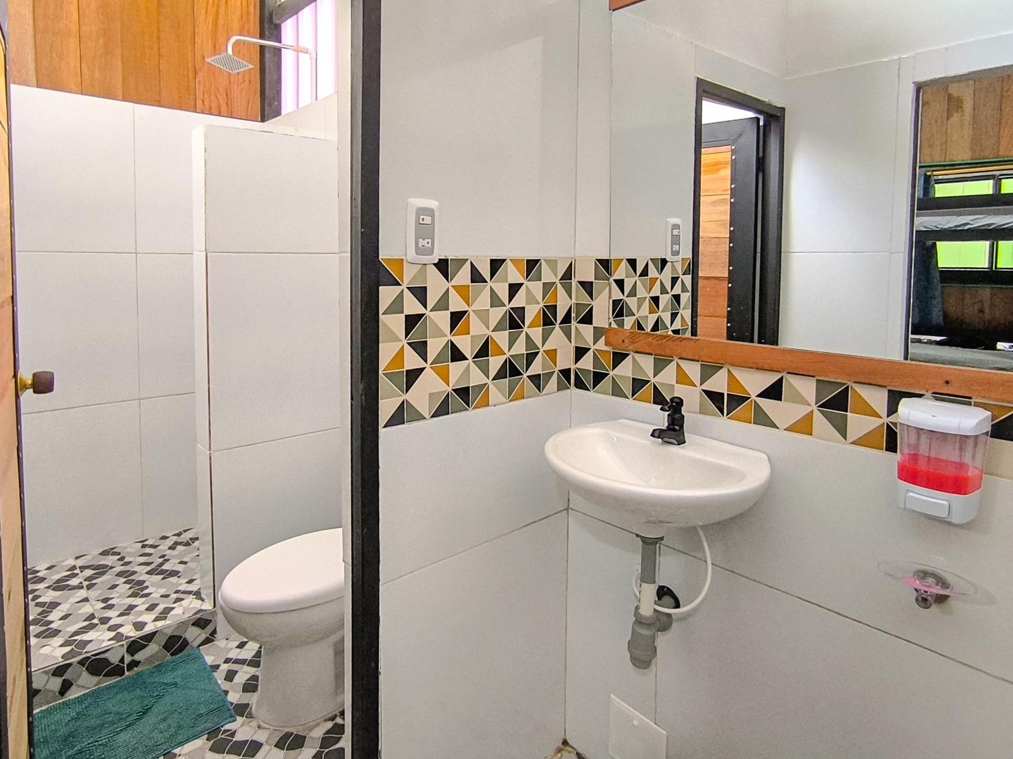 Hostel Casa De Las Palmas Tours Leticia Extérieur photo